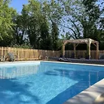 39m² Pour 4 Personnes Avec Terrasse - Api-1-52-669 Kemping