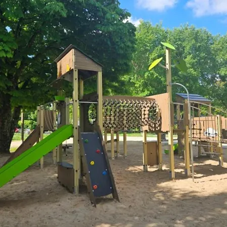 Campingplatz 39m² Pour 4 Personnes Avec Terrasse - Api-1-52-669 Coulon