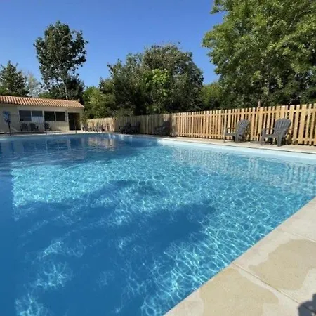 Campingplatz 39m² Pour 4 Personnes Avec Terrasse - Api-1-52-669 *