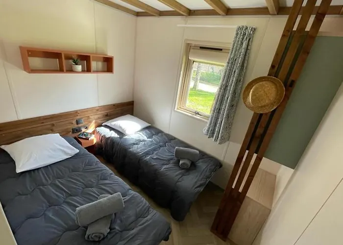 39m² Pour 4 Personnes Avec Terrasse - Api-1-52-669 Camping