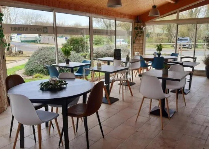 39m² Pour 4 Personnes Avec Terrasse - Api-1-52-669 Camping Coulon