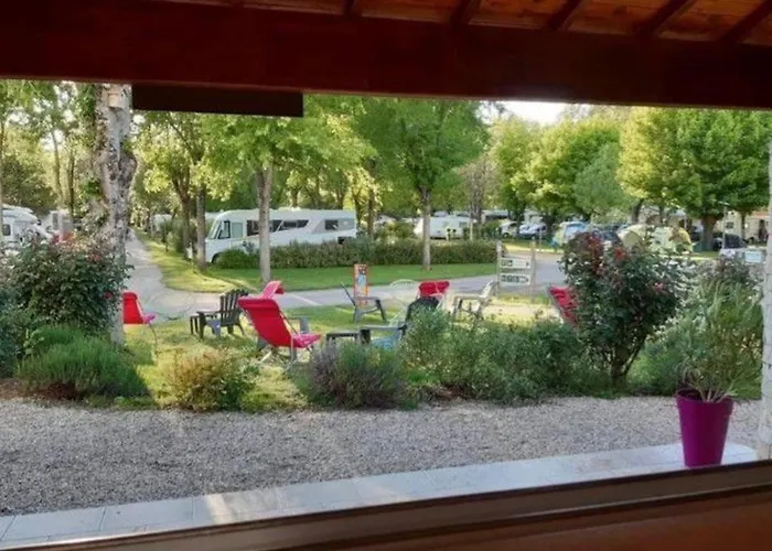 39m² Pour 4 Personnes Avec Terrasse - Api-1-52-669 Camping